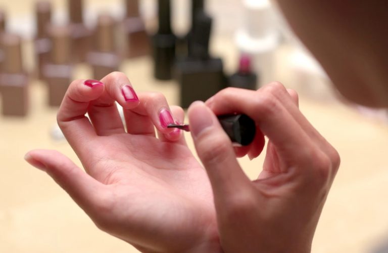 How Does DND Gel Work